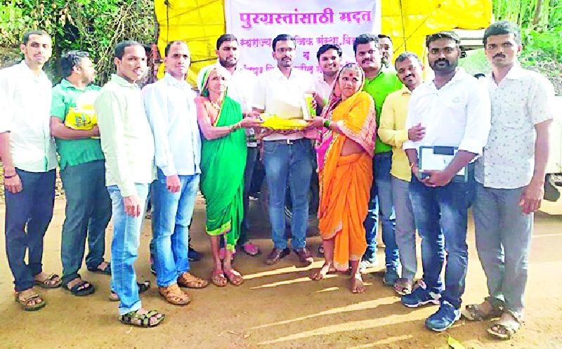 Chandrapurkar's help to the Sangli flood victims | सांगली पूरग्रस्तांना चंद्रपूरकरांचा मदतीचा हात