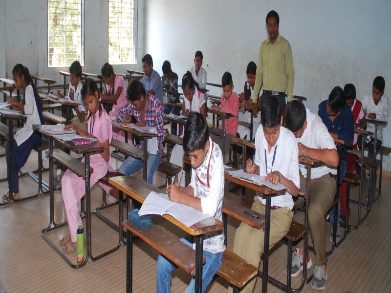 17,000 students got scholarship examination in Dhule district | धुळे जिल्ह्यात १७ हजार विद्यार्थ्यांनी दिली शिष्यवृत्तीची परीक्षा