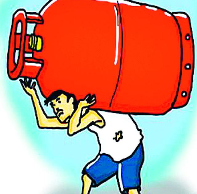 The cylinders increased by one and half times in seven months | सात महिन्यात दीडपटीने वाढला सिलिंडर
