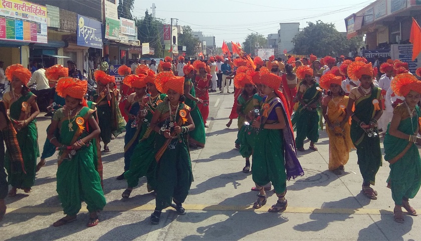 Celebrating Shiv Jayanti in Partur city | परतूर शहरात शिवजयंती साजरी