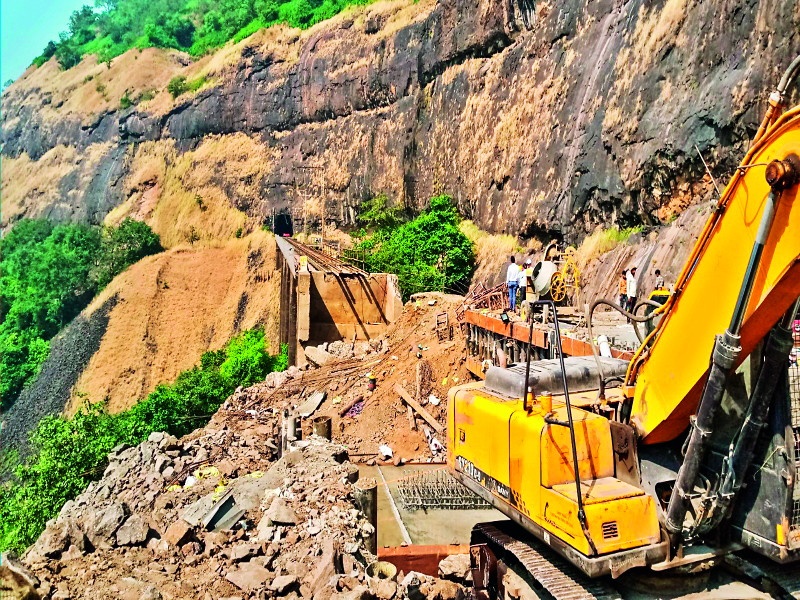 Monkey Hill, Nagnath tunnel work in the new year | मंकी हिल, नागनाथ बोगद्याचे काम नव्या वर्षात
