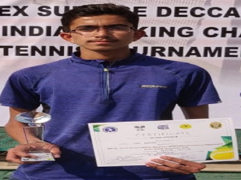 Aurangabad's Omla runners-up in the national championship | राष्ट्रीय स्पर्धेत औरंगाबादच्या ओमला उपविजेतेपद