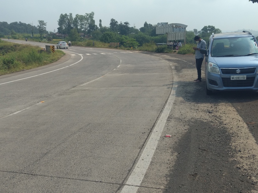 Demand for installation of speed bumps at Kotambi | कोटंबी येथे गतिरोधक बसवण्याची मागणी