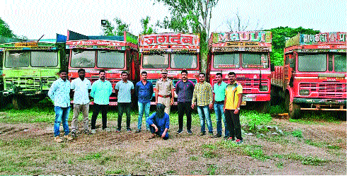  Five trucks recovered from Sangli thief | सांगलीत चोरट्याकडून पाच ट्रक हस्तगत
