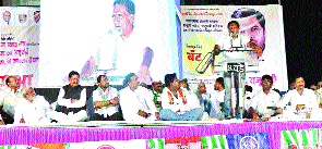 Send voice of common farmers to parliament: Prakash Raj | Lok Sabha Election 2019 सामान्य शेतकऱ्यांचा आवाज संसदेत पाठवा: प्रकाश राज