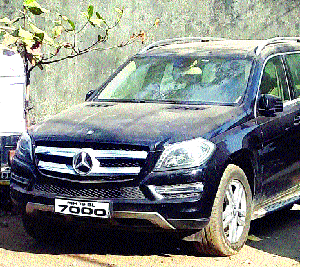 Sudhir Mohit's car seized by Kadaknath scam | कडकनाथ घोटाळ्याचा म्होरक्या सुधीर मोहितेची कार हस्तगत