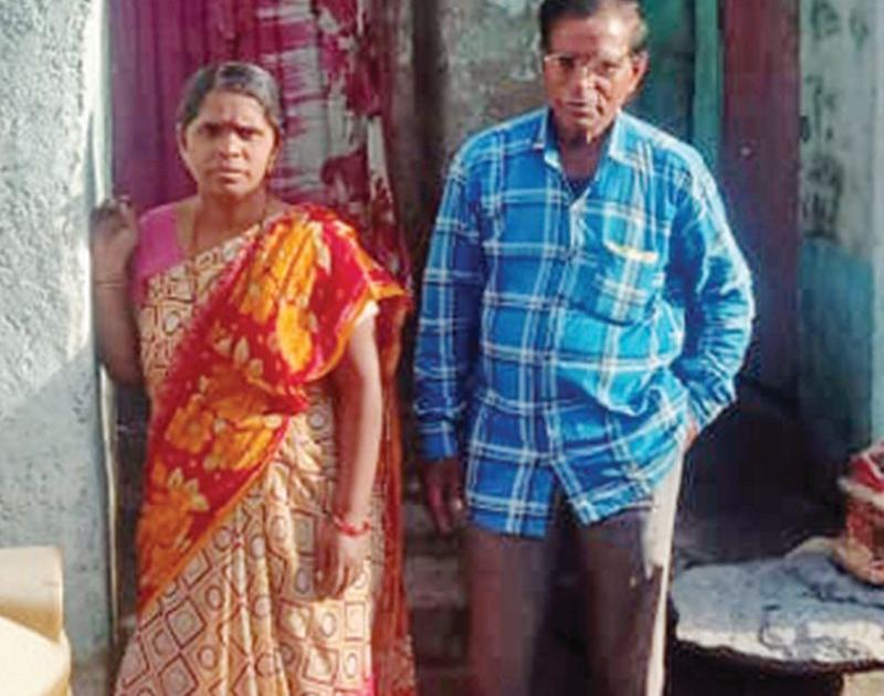 Father's Day Special: Mother went to Devaghari, took care of her mute daughter after retirement! | Father's Day Special : आई गेली देवाघरी, निवृत्तीच मुक्या मुलीचा सांभाळ करी!