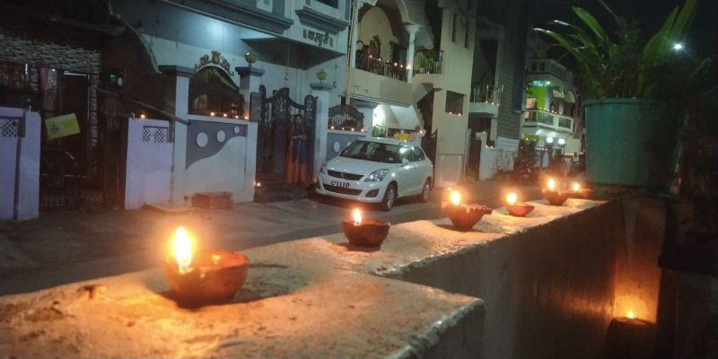 lights lighten on streets and homes on Ram navami | रामजन्माला घरोघरी उजळल्या पणती; दिव्यांची आरास करून श्रीरामनवमी केली साजरी