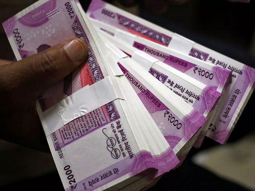 Rs 2000 notes make 56 percent of all seized fake currency shows NCRB data | मोदींचा 'तो' दावा सपशेल फोल? 2 हजार रुपयांच्या नोटांबद्दलची धक्कादायक माहिती समोर