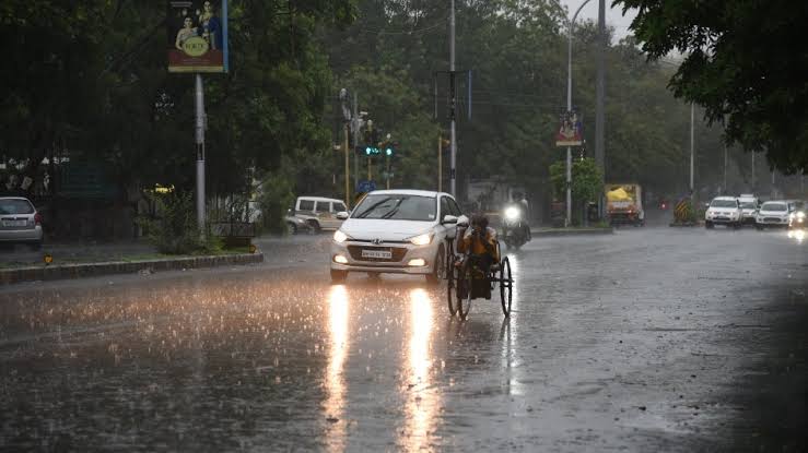 Warning with thunder in Central Maharashtra, Marathwada | मध्य महाराष्ट्र, मराठवाड्यात मेघगर्जनेसह पावसाचा इशारा