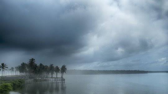 Monsoon likely to enter Andaman Sea on Friday; Meteorological Department guess | मॉन्सून अंदमानच्या समुद्रात शुक्रवारपर्यंत दाखल होण्याची शक्यता; हवामान विभागाचा अंदाज