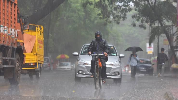 Heavy rains Pune, Pimpri-Chinchwad on Wednesday evening | पुणे, पिंपरी-चिंचवड शहरात बुधवारी सायंकाळी जोरदार पावसाची हजेरी