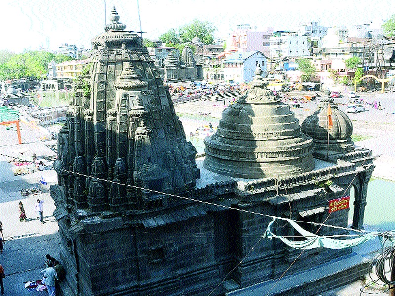  Protected heritage of Nilkantheshwar temple is unsafe | नीलकंठेश्वर मंदिराचा संरक्षित वारसा होतोय असुरक्षित