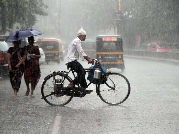 Big News: Meteorological department warns of heavy rains in Vidarbha, Marathwada after heat wave | मोठी बातमी : उष्णतेच्या लाटेनंतर विदर्भ, मराठवाड्यात वादळी पावसाचा हवामान विभागाने दिला इशारा