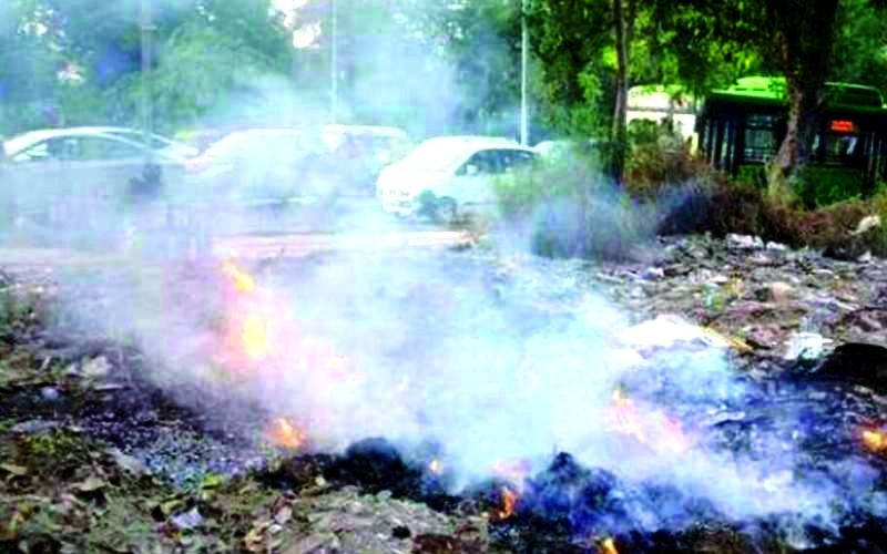 In Nagpur, pollution level is high | नागपुरातील ‘प्राण’ वायुला धुराचा विळखा