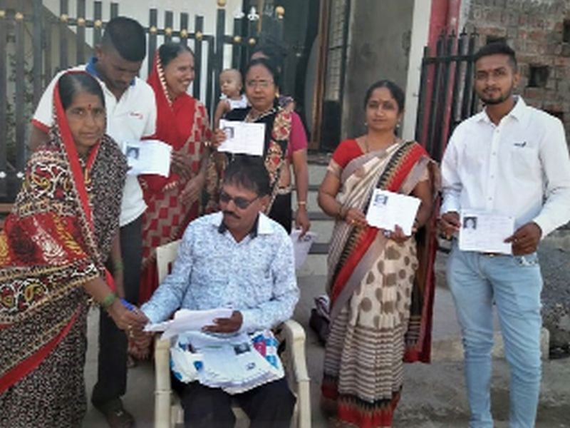 District Magistrate Rahul Chakraborty: Proof of identity card in addition to the voter list | जिल्हाधिकारी राहूल रेखावार  : मतदार चिठ्ठी व्यतिरिक्त द्यावा लागणार ओळखपत्राचा पुरावा