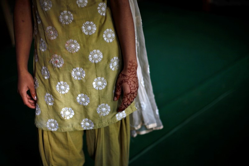 He sold a woman in Nagpur and raped her daughter | नागपुरातील महिलेला विकले व तिच्या मुलीवर केला बलात्कार