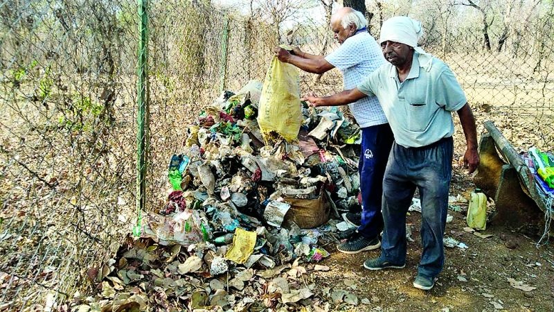Nature lovers mission for cleanliness of Gorevada forest in Nagpur | नागपुरातील गोरेवाडा जंगलाच्या स्वच्छतेसाठी निसर्गप्रेमींचे श्रमदान
