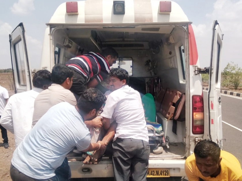 Accident in Indapur, going to Tuljapur; 13 seriously injured | तुळजापूरला जाताना इंदापूर येथे अपघात; 13 गंभीर जखमी 