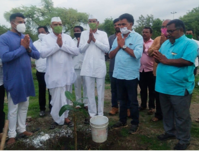 Good news; Vitthalcharani resolve to plant 15 lakh trees in the state on Ashadi | आनंदाची बातमी; आषाढीला राज्यात १५ लाख वृक्ष लागवडीचा विठ्ठलचरणी संकल्प