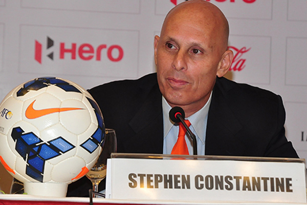 Football coach Constantine resigns | फुटबॉल प्रशिक्षक कॉन्स्टेनटाईन यांचा राजीनामा