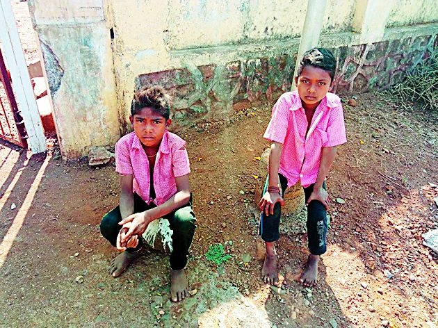 For most of the schools in Maharashtra, forget about Shiv Jayanti | धारणीतील बहुतांश शाळांना शिवजयंतीचा विसर