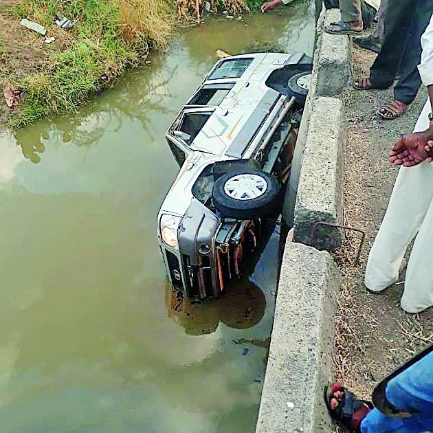 Accident, one death on the road from Mhasang to Ramgaon; Two serious | म्हैसांग ते रामगाव रस्त्यावर अपघात, एक मृत्यू ; दोन गंभीर