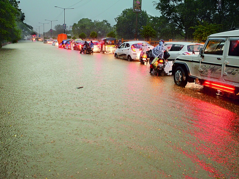 'Thaaman' of rain in Aurangabad | औरंगाबादेत पावसाचे ‘थैमान’