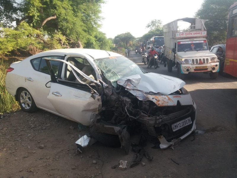 bus and car accident at Kalamb in Ambegaon taluka | आंबेगाव तालुक्यात कळंबला बस, मोटारीची समोरासमोर धडक 