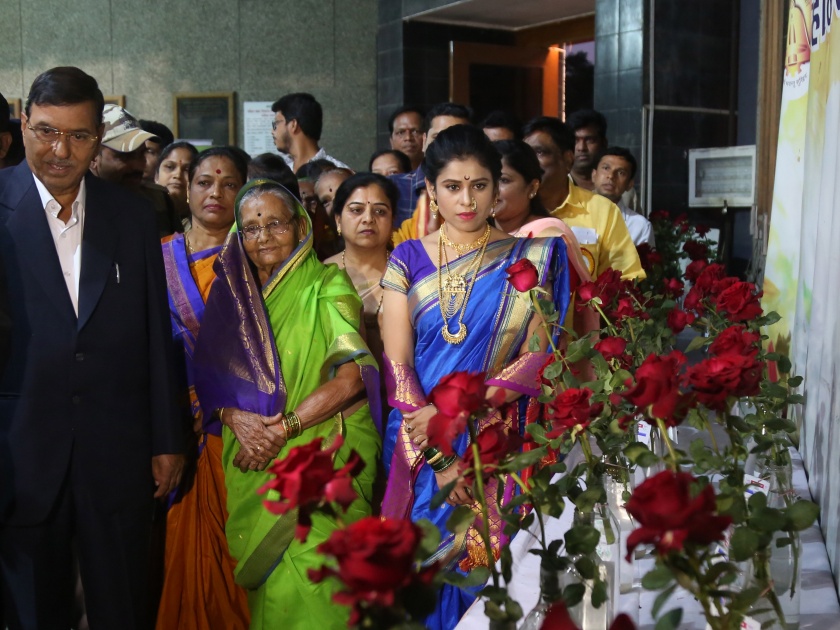 Nashik's floral festival is unique in the state: actress Mahanade | नाशिकचा पुष्पोत्सव राज्यात अद्वितीय : अभिनेत्री महंगाडे