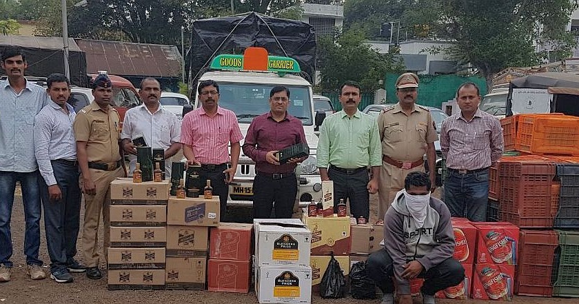 Nine lakhs of illegal liquor bars were seized in Trimbakesh's Amboli Shivar | त्र्यंबकच्या अंबोली शिवारात नऊ लाखांचा अवैध मद्यसाठा जप्त