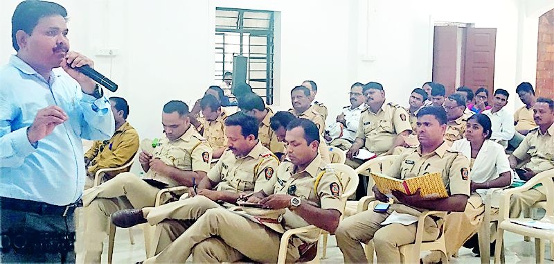 Quota law training for the police personnel | पोलीसदादांना कोटपा कायद्याचे प्रशिक्षण