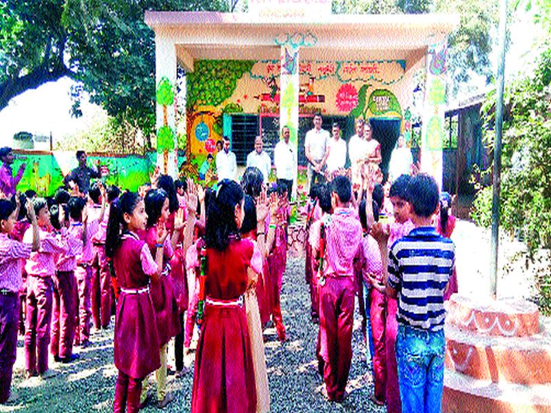 Changed form of Bhatgaon school with the help of Gram Panchayat | ग्रामपंचायतीच्या सहकार्याने भाटगाव शाळेचे बदलले रूप
