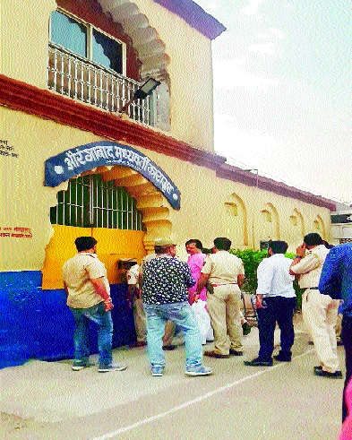 Pradeep Jaiswal detains; Release in jail | प्रदीप जैस्वाल अटकेत; जेलमध्ये रवानगी