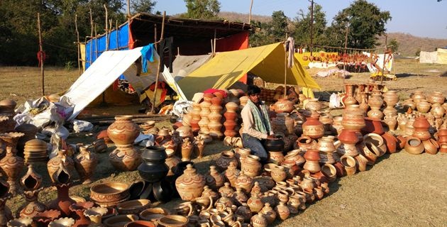 Bahiram Yatra started in Amravati district | रोडगे, वांग्याची भाजी आणि हंडीचा सुगंध दरवळणार; अमरावती जिल्ह्यात बहिरम यात्रा प्रारंभ