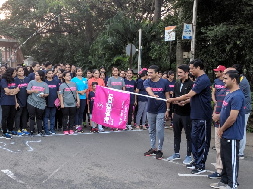'Pinchthon Woman Run' in Kolhapur, Spontaneous Participation of more than 200 women | कोल्हापुरात ‘पिंकथॉन वूमन रन ’ उत्साहात, अडीशेहून अधिक महिलांचा उत्स्फूर्त सहभाग