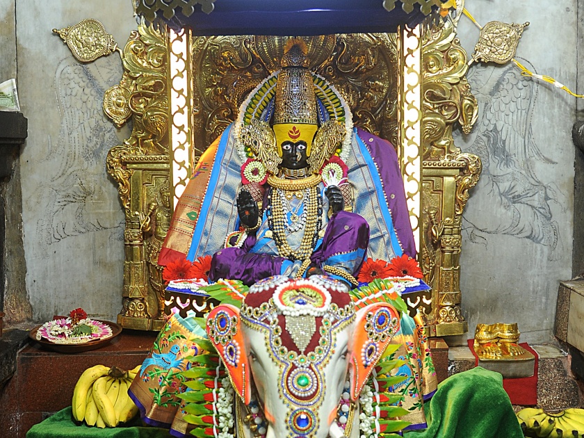 Worship of Ambabai in Ambari on the fifth floor | Navratri -पाचव्या माळेला अंबाबाईची अंबारीतील पूजा