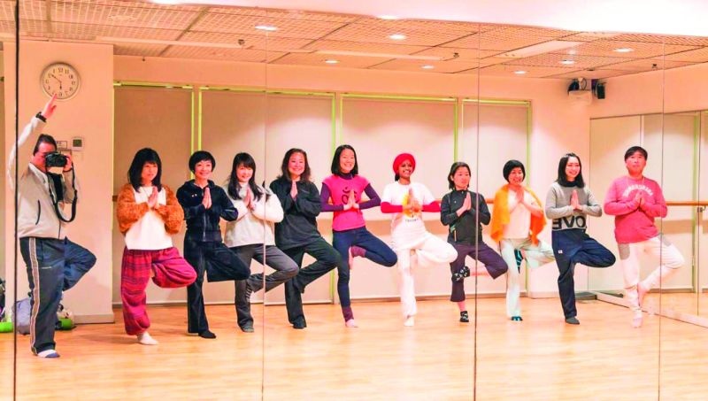 Yoga training in country and abroad, giving Nagpur girl | नागपुरातील मुलगी देतेय देश-विदेशात योगाचे प्रशिक्षण