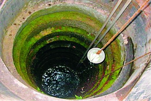 Decrease in ground water in 13 talukas | १३ तालुक्यांच्या भूजलात घट