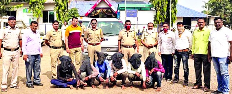 Buldhana Crime: Massacre plot foiled; A gang of seven was arrested by Mehkar Police | Buldhana Crime : दरोड्यासह मोठ्या घातपाताचा कट उधळला; सात जणांची टोळी जेरबंद