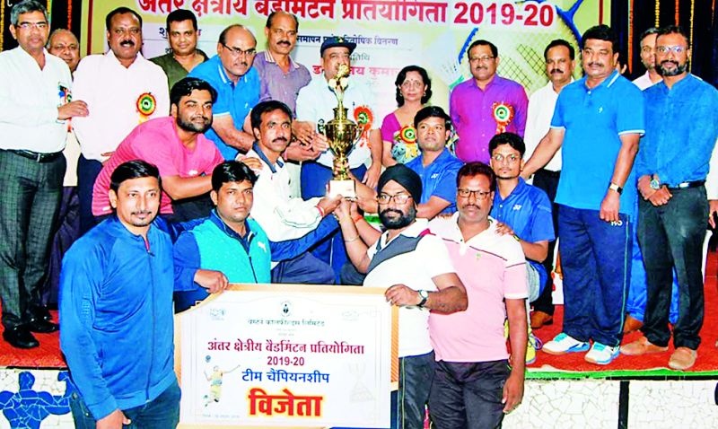 Pathakheda team wins championship in badminton | बॅडमिंटन स्पर्धेत पाथखेडा संघ विजेतेपदी