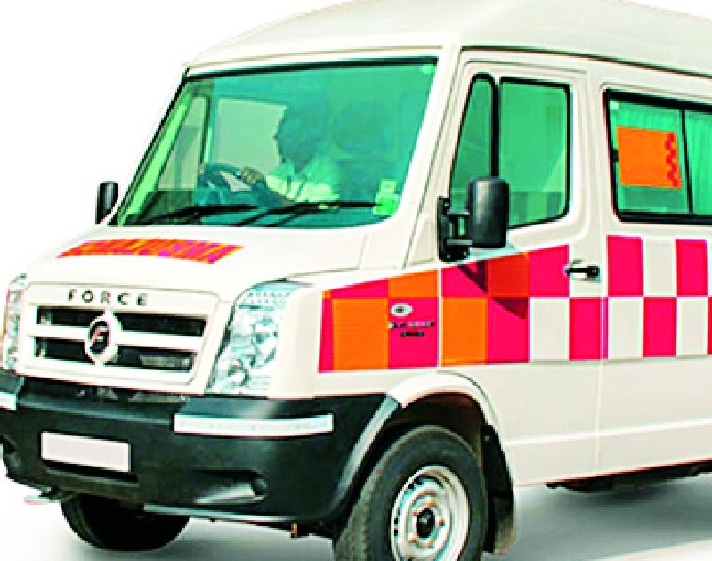 Many ambulances are not registered in the RTO | अनेक रुग्णवाहिकांची आरटीओत नोंदच नाही