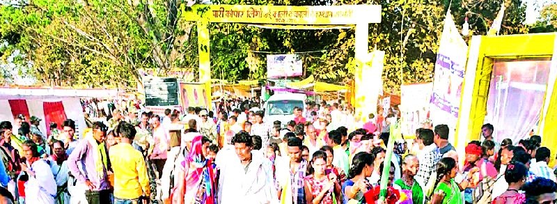 Lakhs of devotees visited Kakarhad | लाखो भाविकांनी दिली कचारगडला भेट