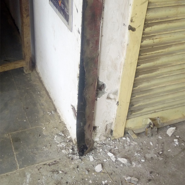 The thefts in two places at Kumbhar Pimpalgaon | कुंभार पिंपळगावात दोन ठिकाणी चोरी