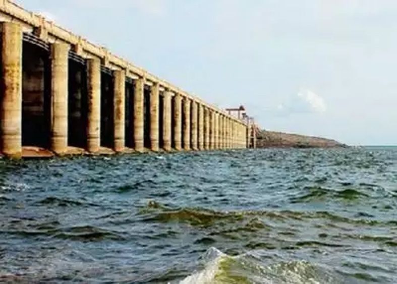 Jaikwadi - Jalna pipeline fulfills thirst of 18 villages | जायकवाडी- जालना शहर पाणीपुरवठा योजनेमुळे १८ गावांची भागली तहान