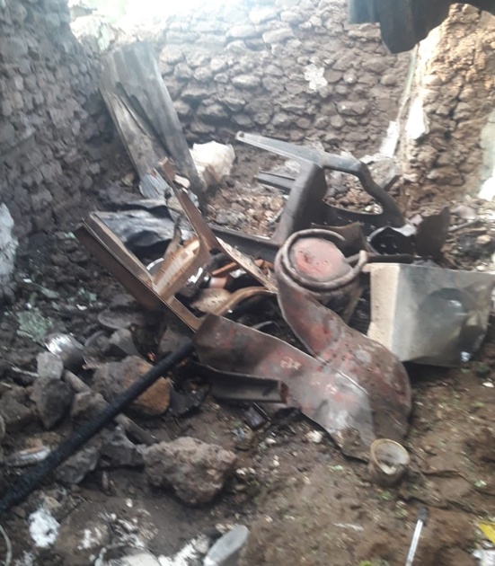Gas Cylinder blast in Srikrishna Nagar | श्रीकृष्णनगरमध्ये गॅस सिलिंडरचा स्फोट