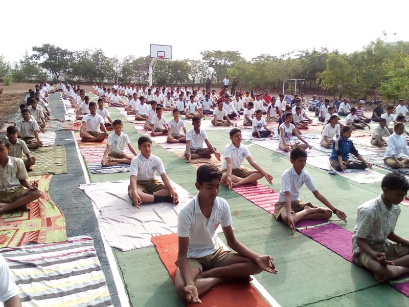 Yoga Day at Ojhar College | ओझर महाविद्यालयात योग दिन