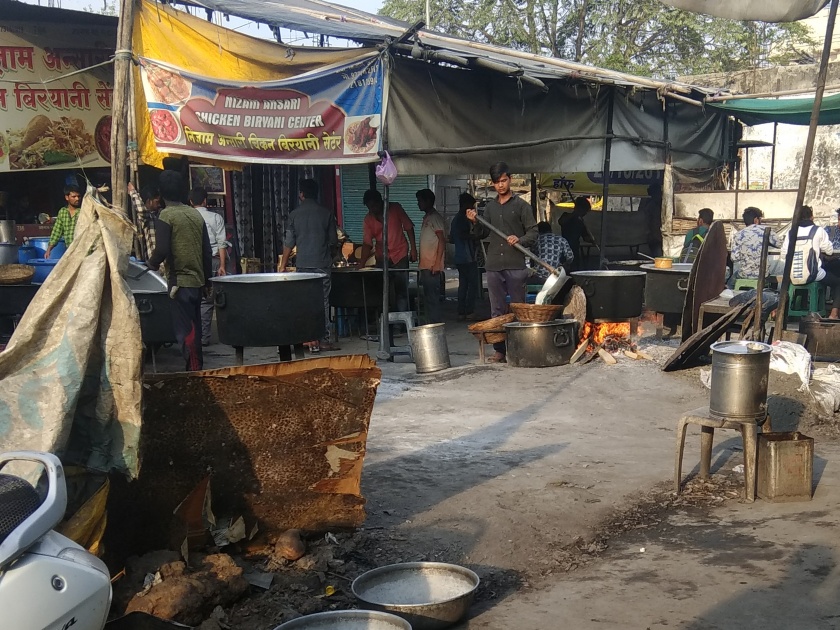 The culmination of uncleanness in hotels in Nagpur at Santra Market end | नागपूरच्या संत्रा मार्केटकडील हॉटेल्समध्ये अस्वच्छतेचा कळस