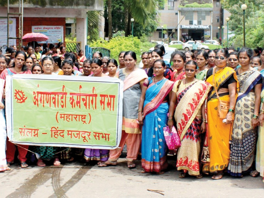 Anganwadi workers' rally in Sindhudurga, promises to fulfill their demands | अंगणवाडी कर्मचाऱ्यांचा सिंधुदुर्गनगरीत मोर्चा, मागण्या पूर्ण करण्याचे आश्वासन
