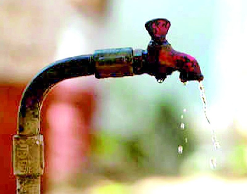 Artificial water scarcity in suburban areas during monsoons | भरपावसाळ्यात शहरालगतच्या भागात कृत्रिम पाणीटंचाई